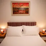 Otel Claus Tiran