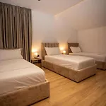 Otel Claus Tiran
