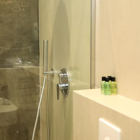 Claus 5* Τίρανα