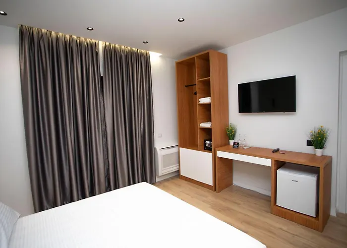 Claus Ξενοδοχείο Τίρανα