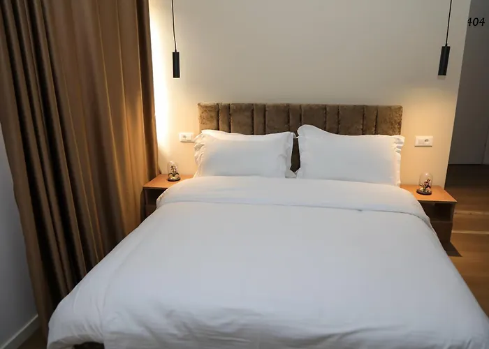 Claus 5* Τίρανα