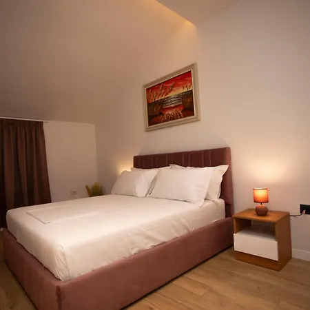 Claus Hotel Tirana